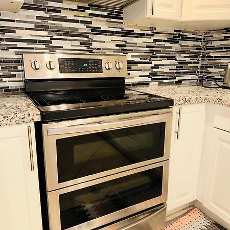Deluxe Double Room Ii- Hazel Stays Mississauga Zewnętrze zdjęcie