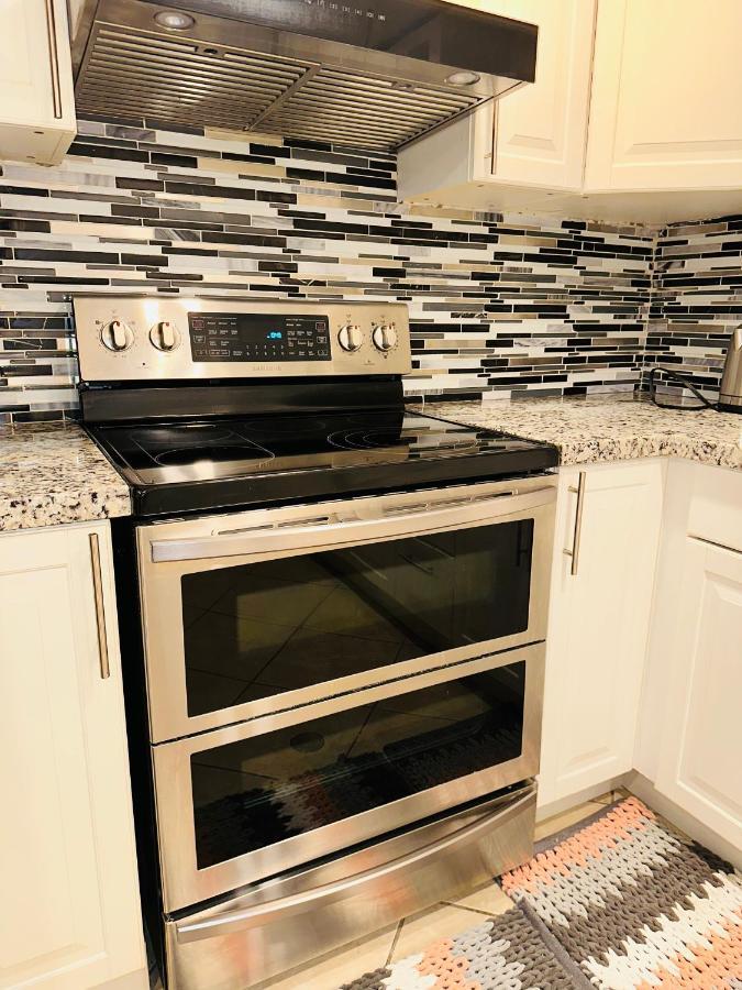 Deluxe Double Room Ii- Hazel Stays Mississauga Zewnętrze zdjęcie