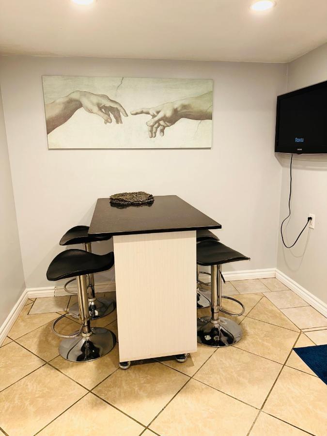 Deluxe Double Room Ii- Hazel Stays Mississauga Zewnętrze zdjęcie