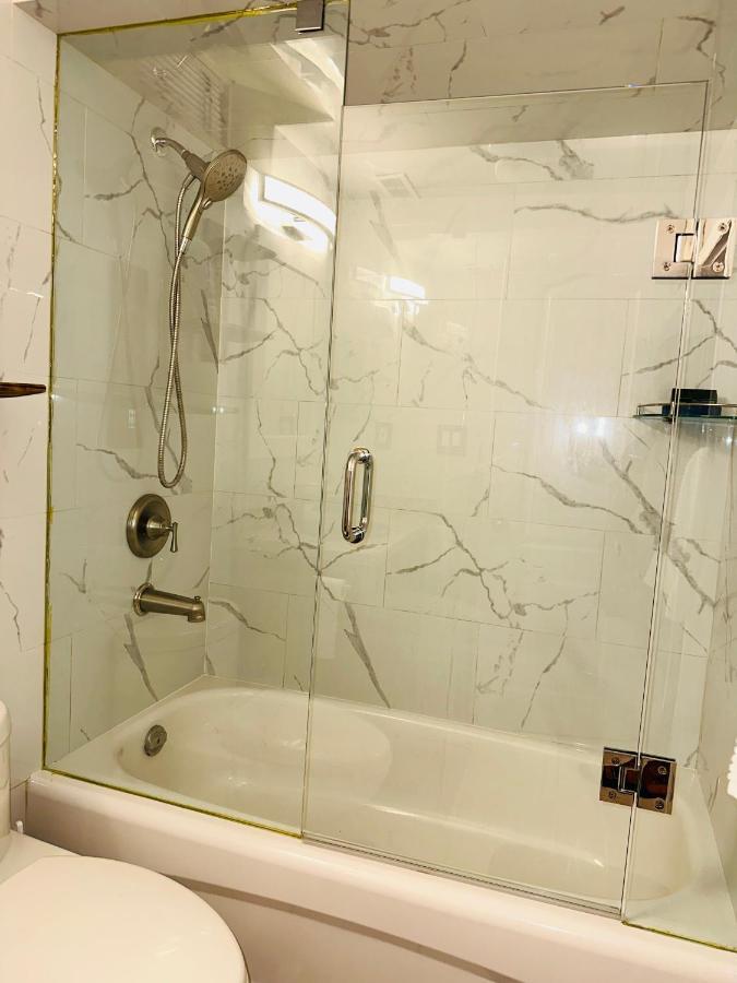 Deluxe Double Room Ii- Hazel Stays Mississauga Zewnętrze zdjęcie